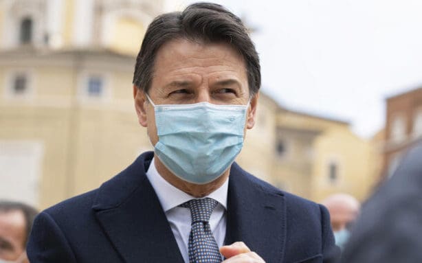 Questa immagine ha l'attributo alt vuoto; il nome del file è Giuseppe-Conte-1-e1611238545874.jpg