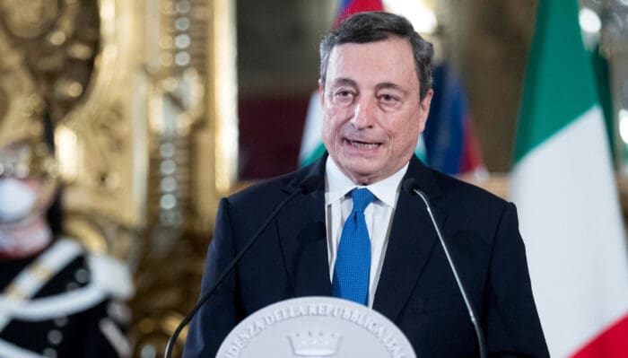 Questa immagine ha l'attributo alt vuoto; il nome del file è Mario-Draghi-1-e1612541021987.jpg