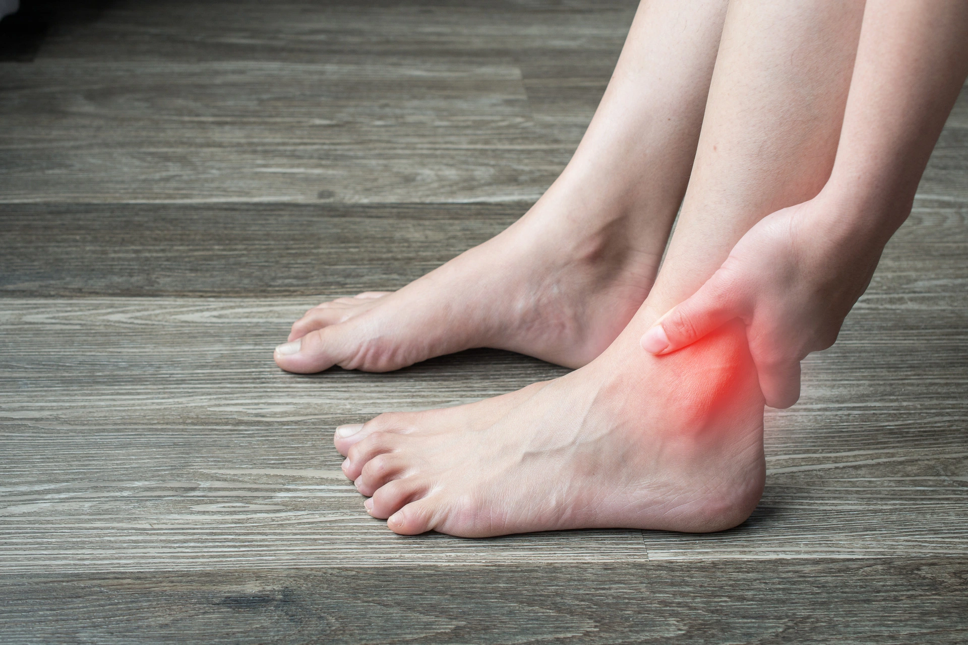 Dolore ai piedi e alle caviglie, comprendere le cause e i rimedi