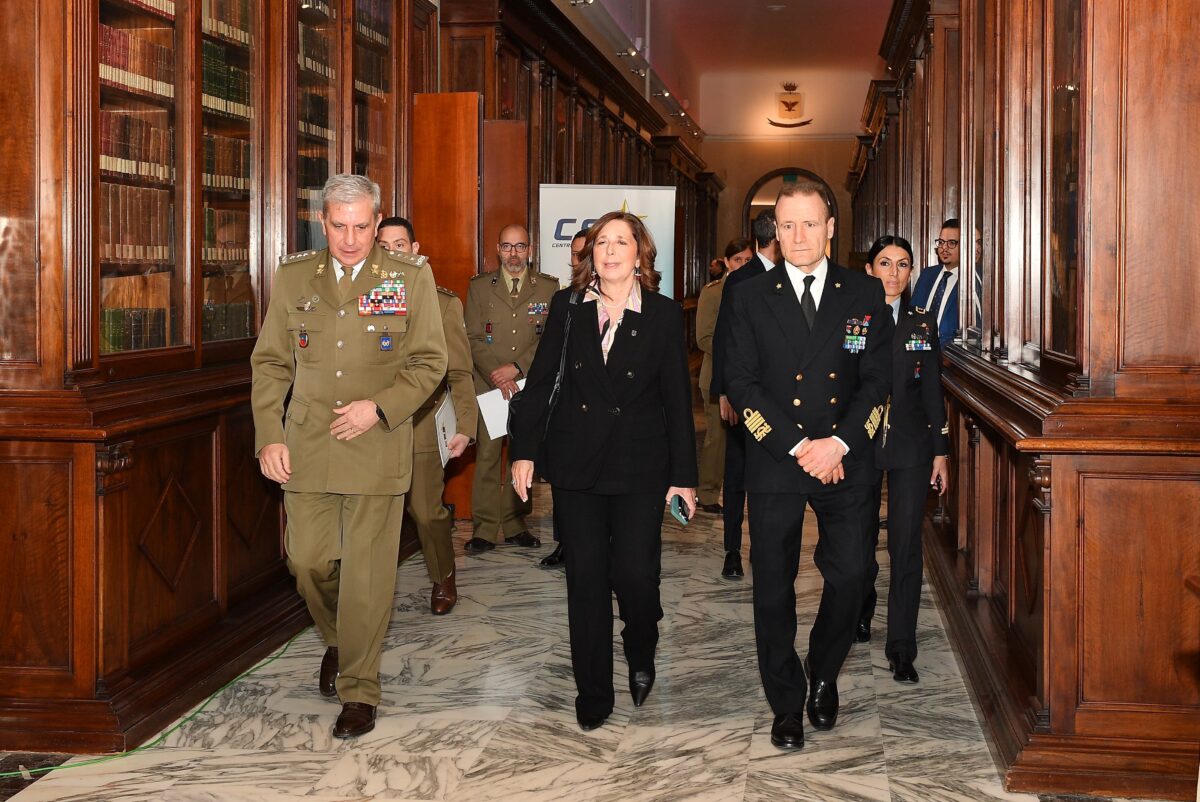 Rauti: “Difesa europea secondo il modello NATO, ma senza pesare sul debito nazionale”